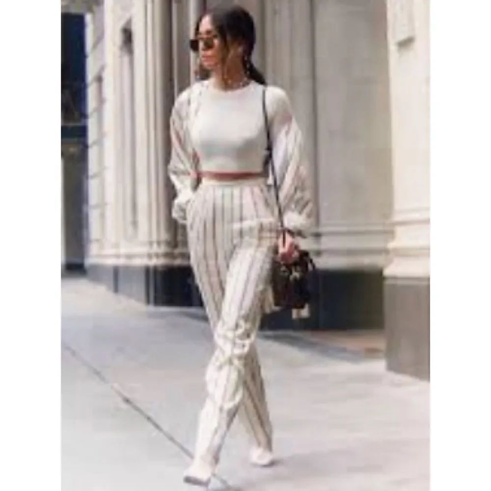 H&M Cream Striped Woman Pants NWT Size 6